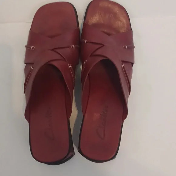 Clarks Vintage Red Leather Sandals SZ.9.5. Criss Cross Design. EUC! - Picture 5 of 10